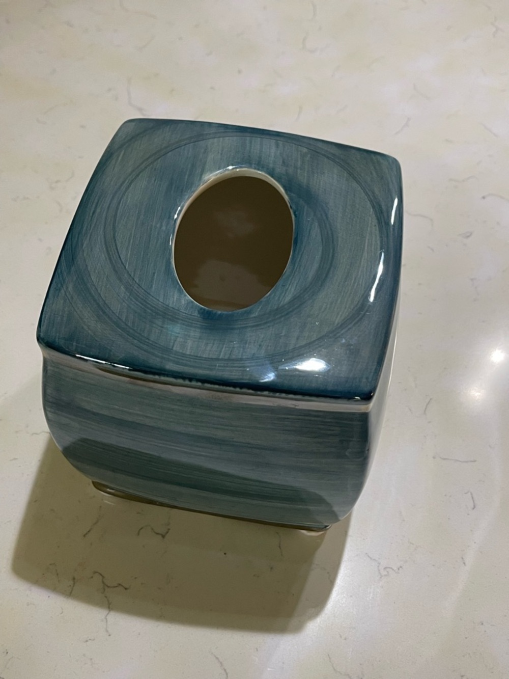 Nicole Miller New York Oasis Ceramic Tissue Box Cover - Like New - Picture 3 of 9